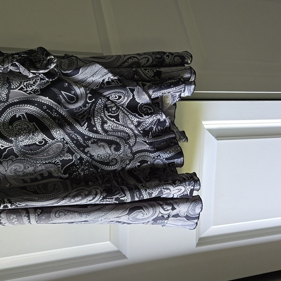 Dress - Picture 5 of 7